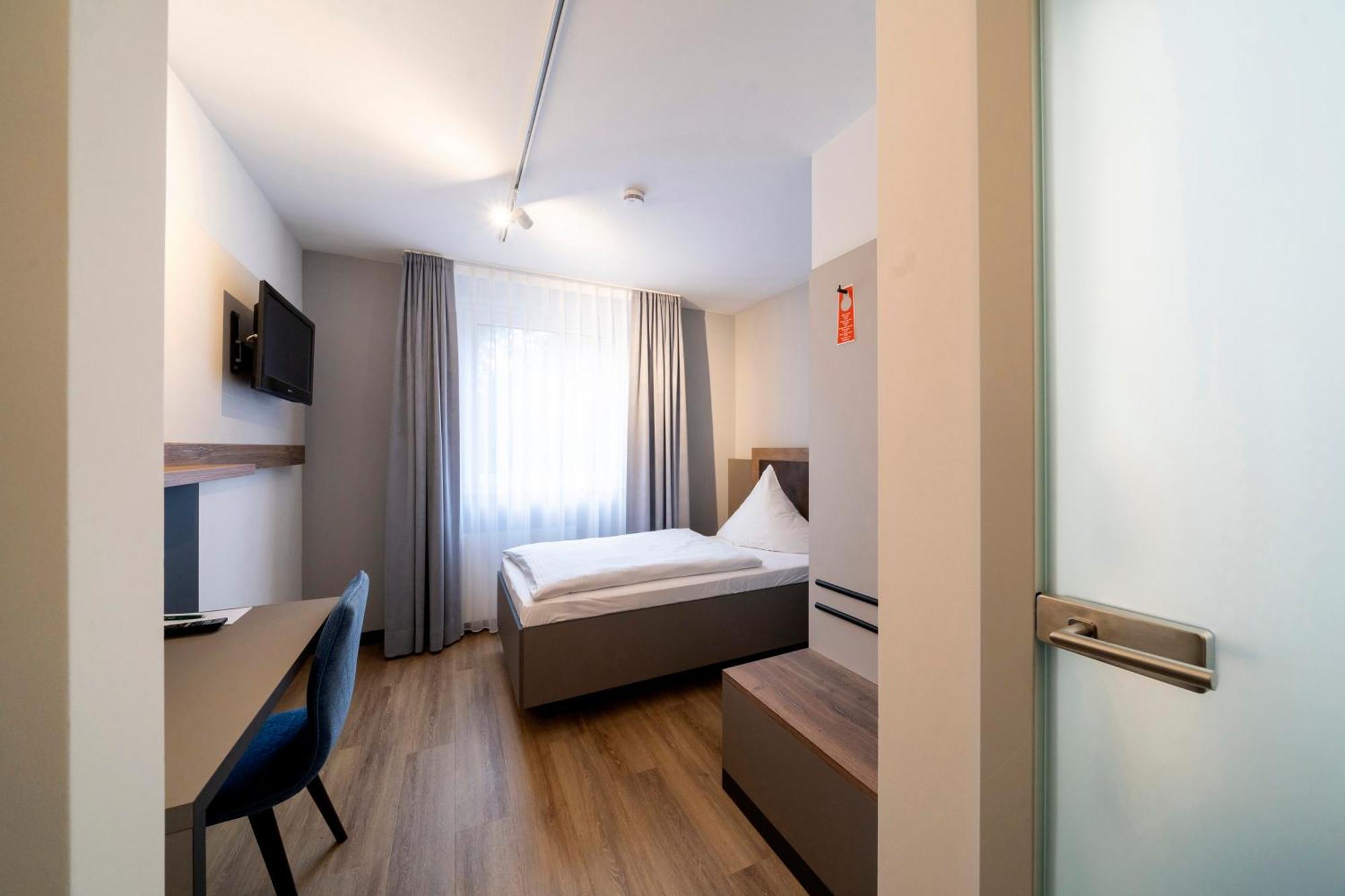 Hotel Zur Post Hemmingen  Esterno foto